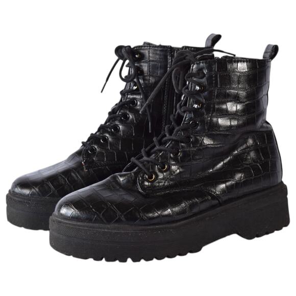 Simply Be. Black Croc Faux Leather Platform Combat Boots Size 7 Extra Wide - Picture 1 of 9